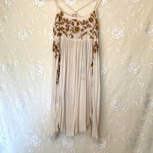 Free people white flowy summer dress 🧚🏼‍♀️✨🌞